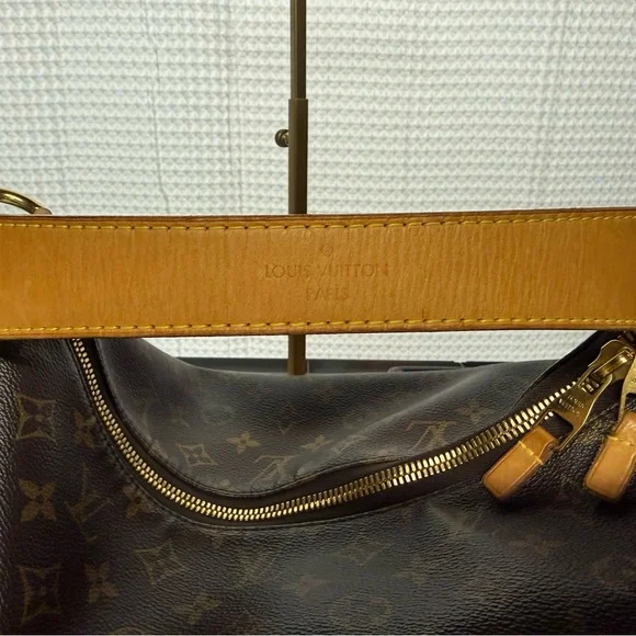 Louis Vuitton Sully MM Monogram Shoulder Bag - Picture 6 of 16